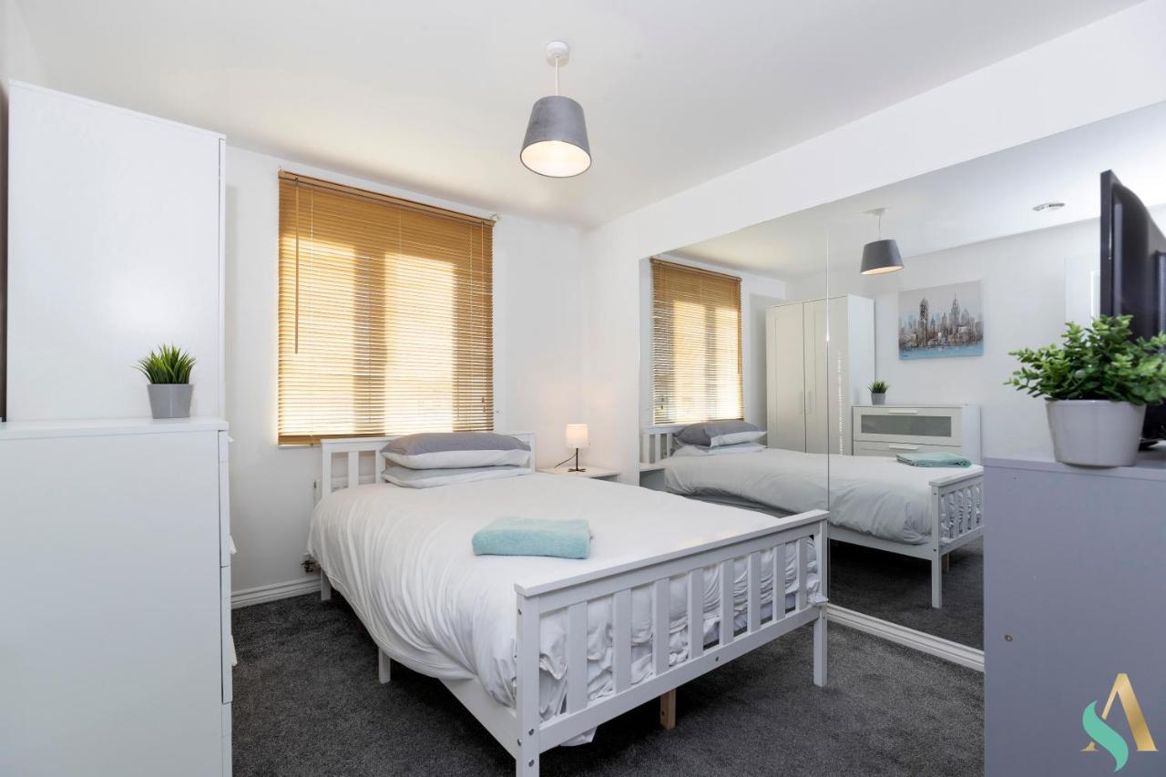 Mulberry Wynd Tsac Villa สต็อกทอน-ออน-ทีส์ ภายนอก รูปภาพ